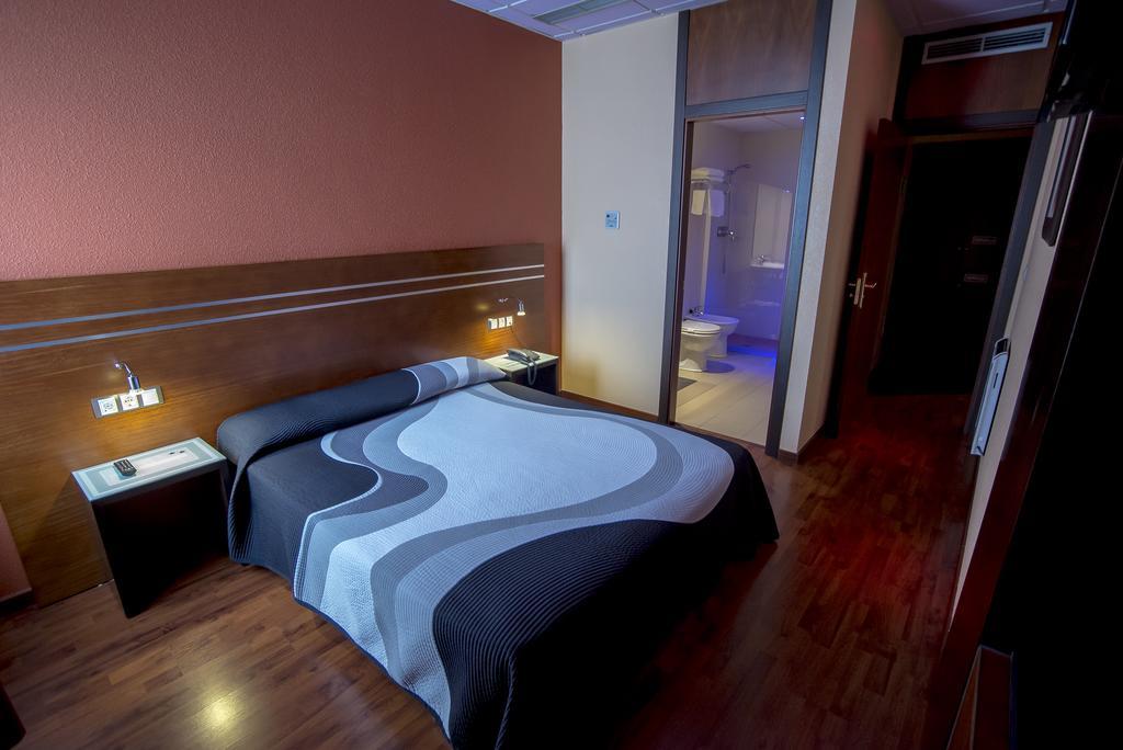 Motel Los Abedules Oviedo Pokoj fotografie